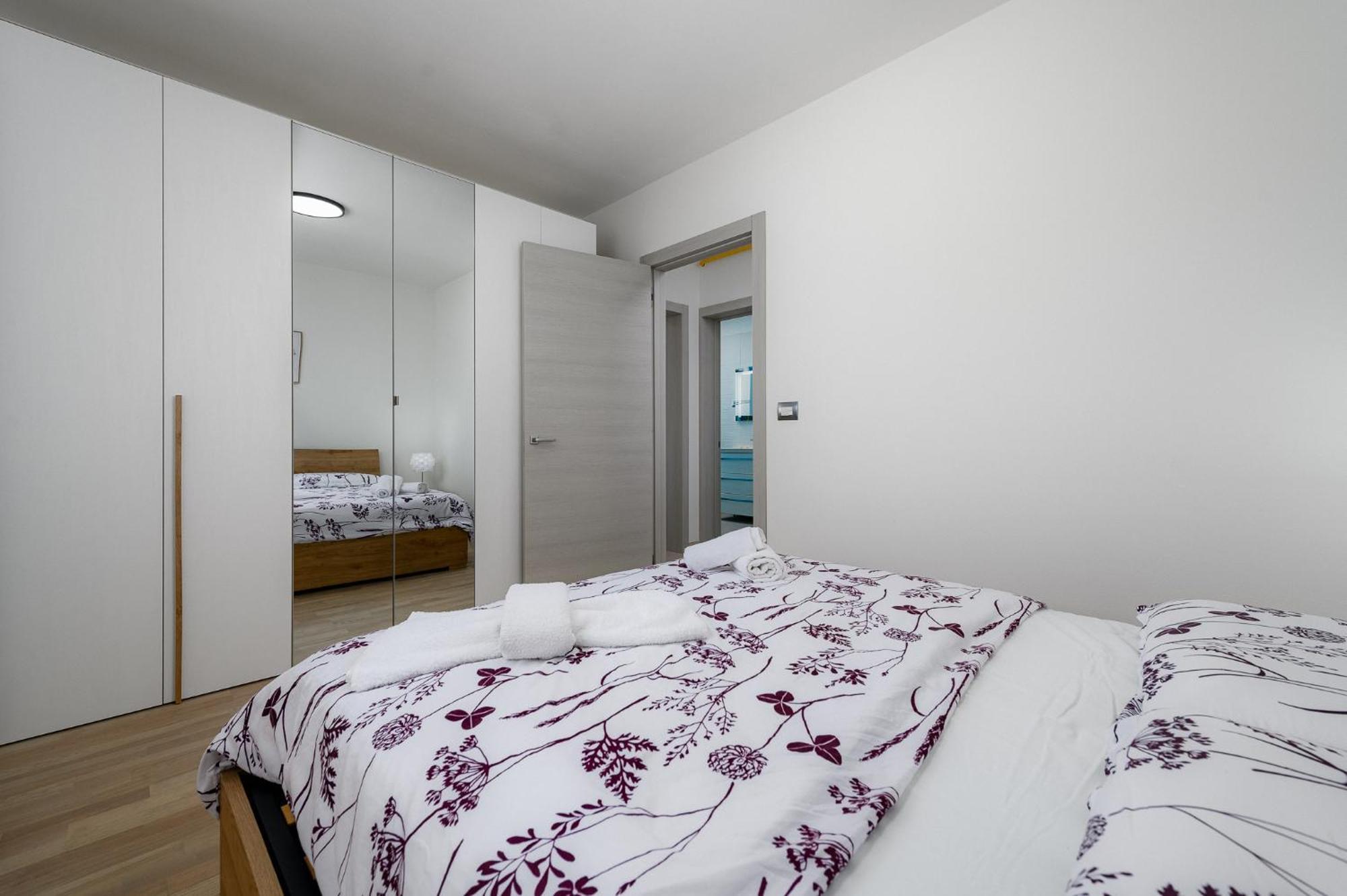 Stancija Amorozo 5 - Apartment N. 7 Poreč Eksteriør billede